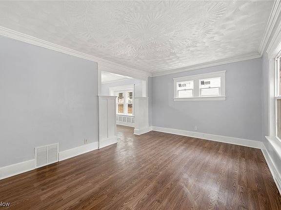 House for rent at 627 Merton Ave, Akron, OH 44306