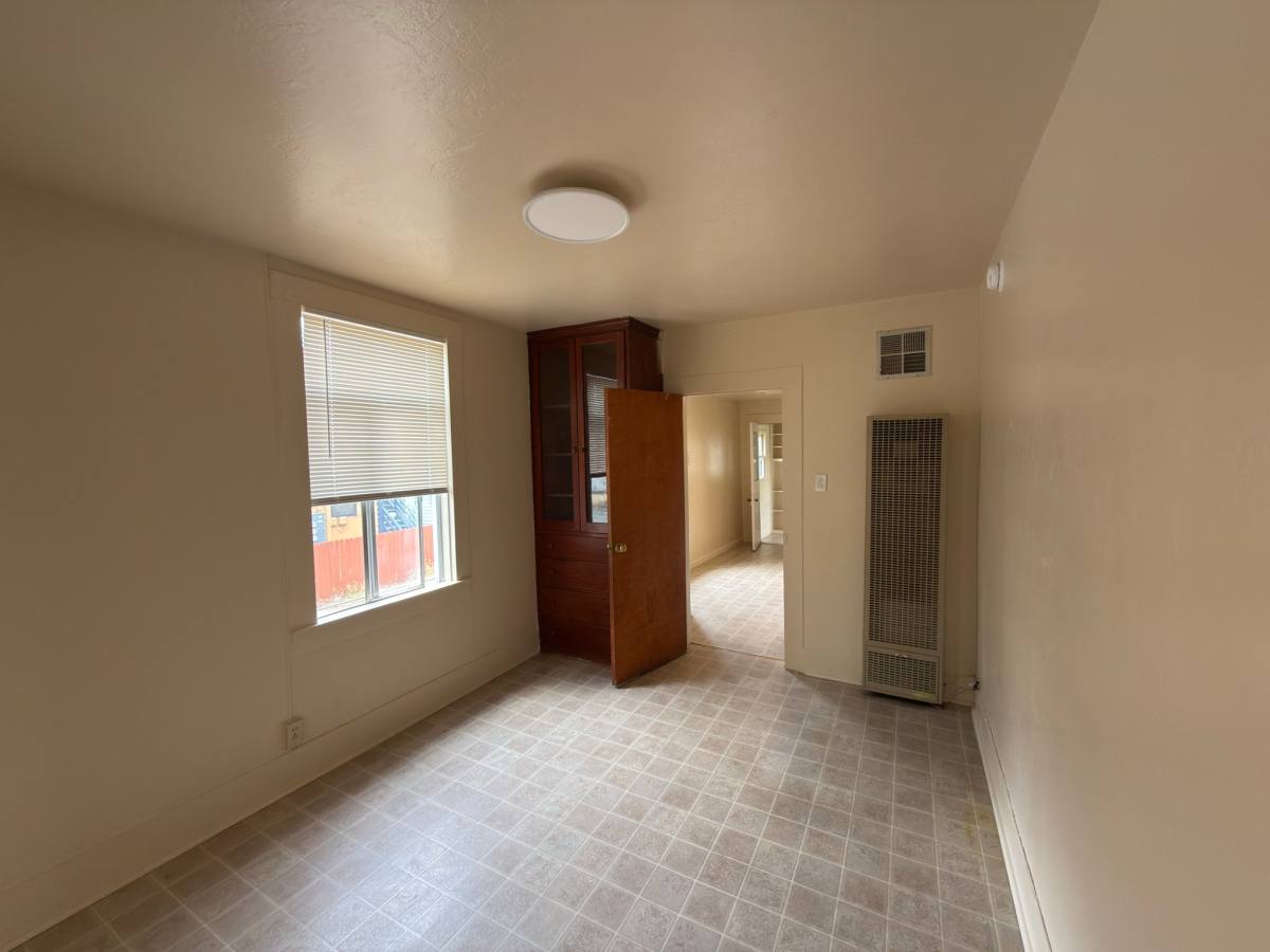 Apartment for rent at 2212 11th St - 2nd Floor, Sacramento, CA 95818