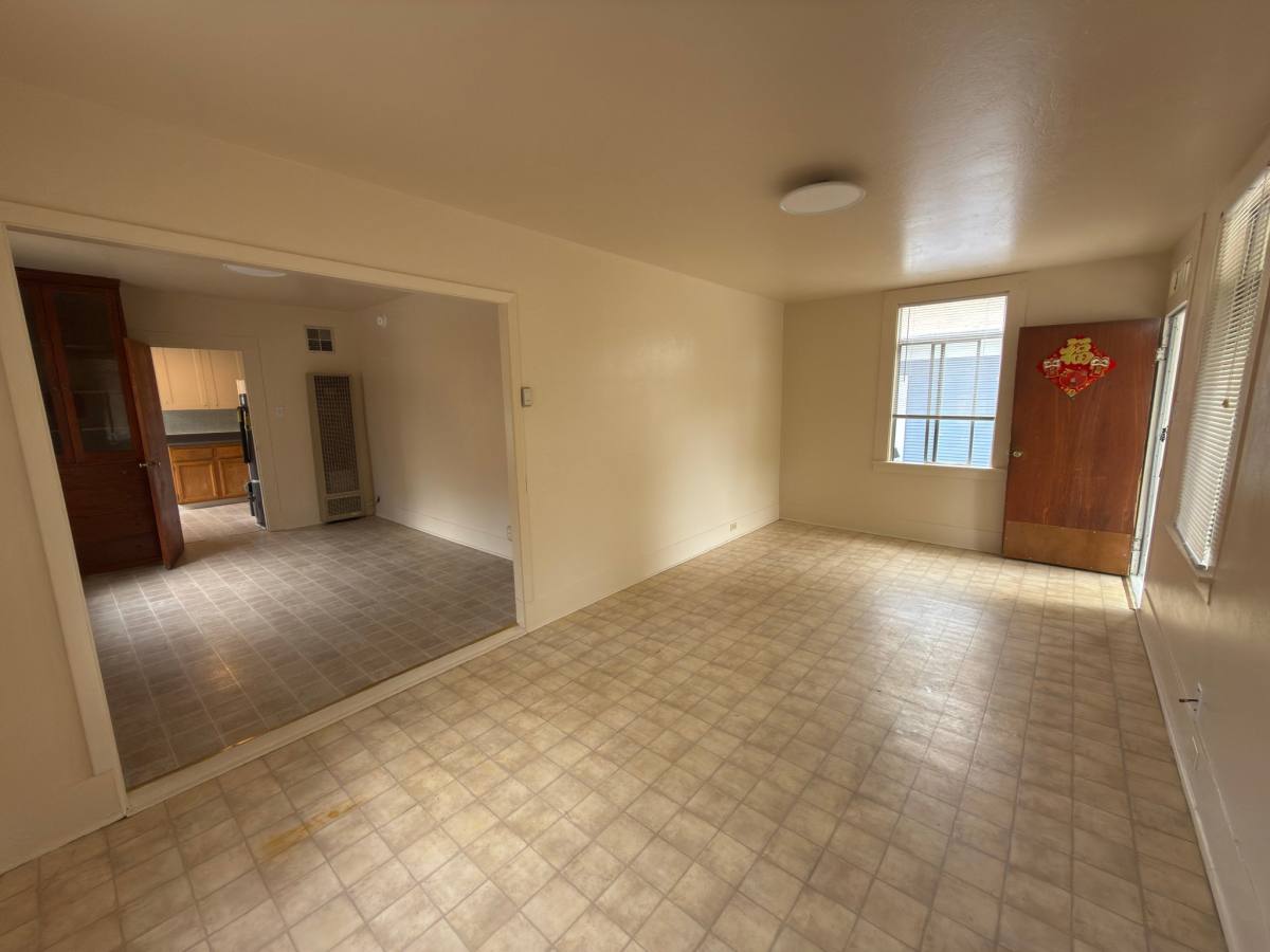 Apartment for rent at 2212 11th St - 2nd Floor, Sacramento, CA 95818