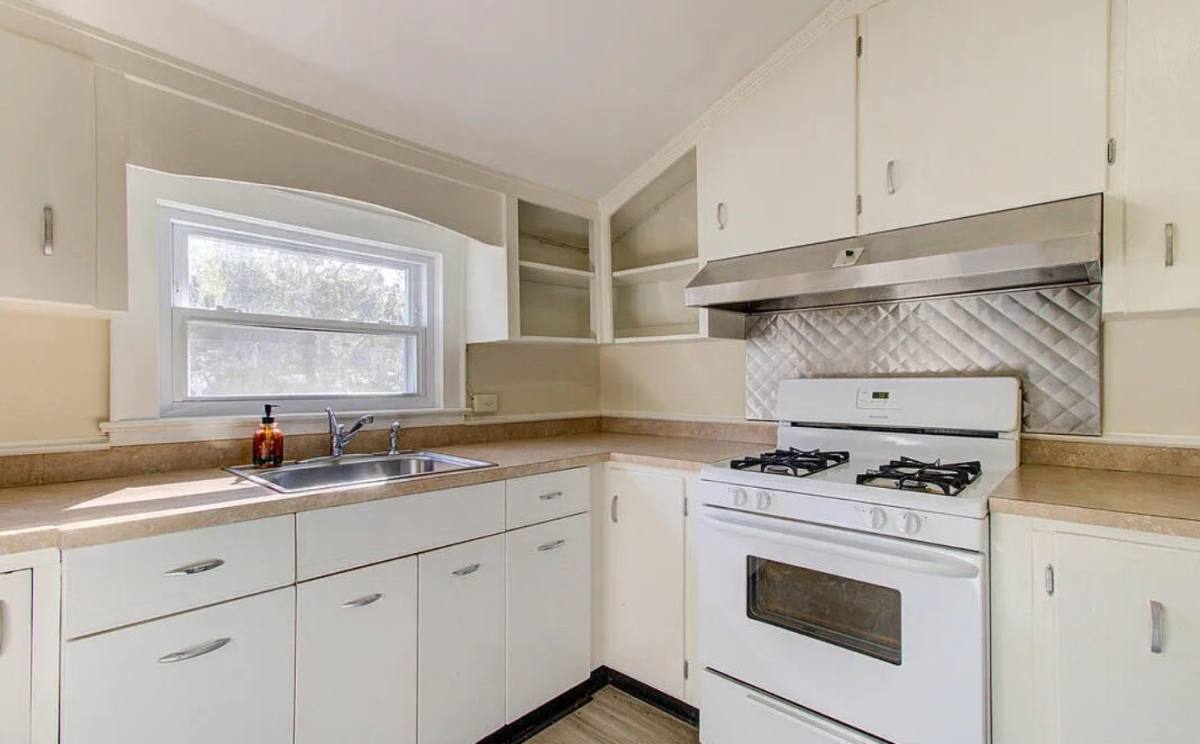 House for rent at 5521 Wrightsville Ave, Wilmington, NC 28403
