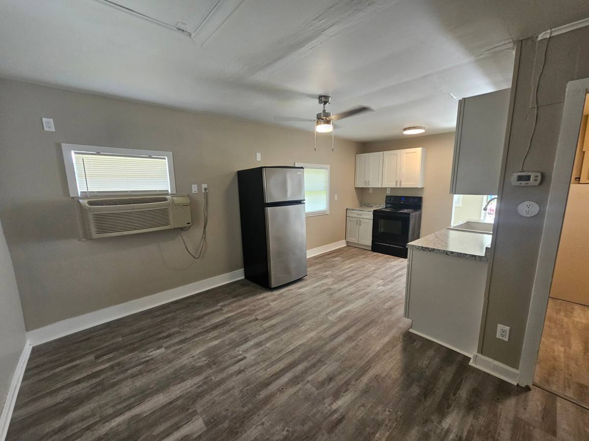 House for rent at 312 S Pine St #REAR, Sebring, FL 33870