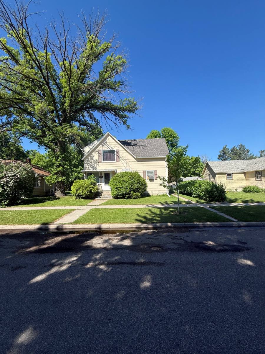 Apartment for rent at 217 Tindolph Ave N #1, Thief River Falls, MN 56701