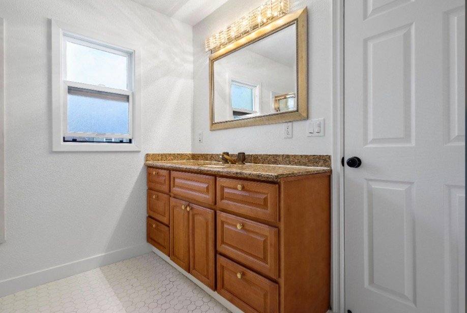 Apartment for rent at 2103 Clinton Ave #B, Alameda, CA 94501