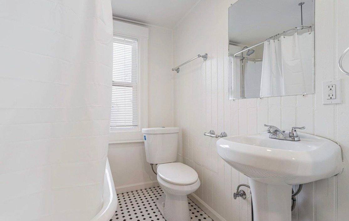 Apartment for rent at 2108 San Antonio Ave #6, Alameda, CA 94501