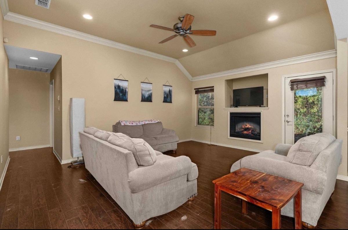 House for rent at 129 School Park Trail, Tatum, TX 75691