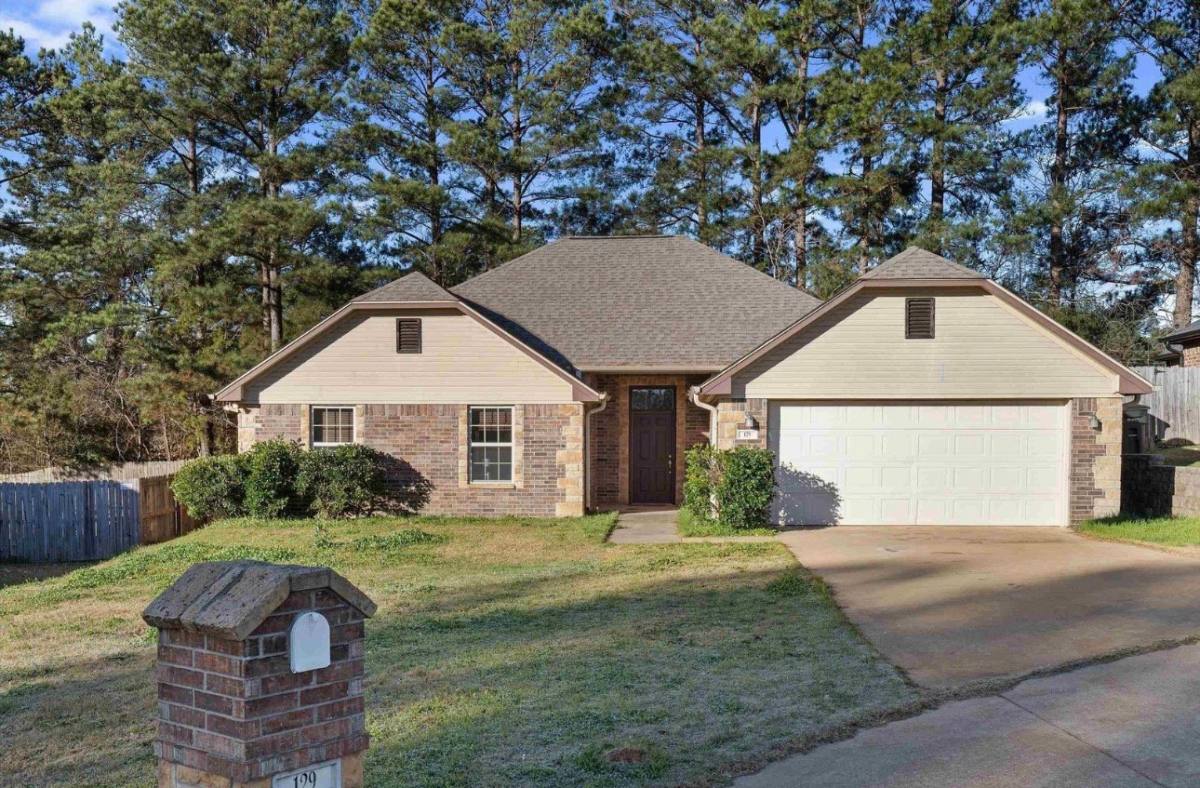 House for rent at 129 School Park Trail, Tatum, TX 75691