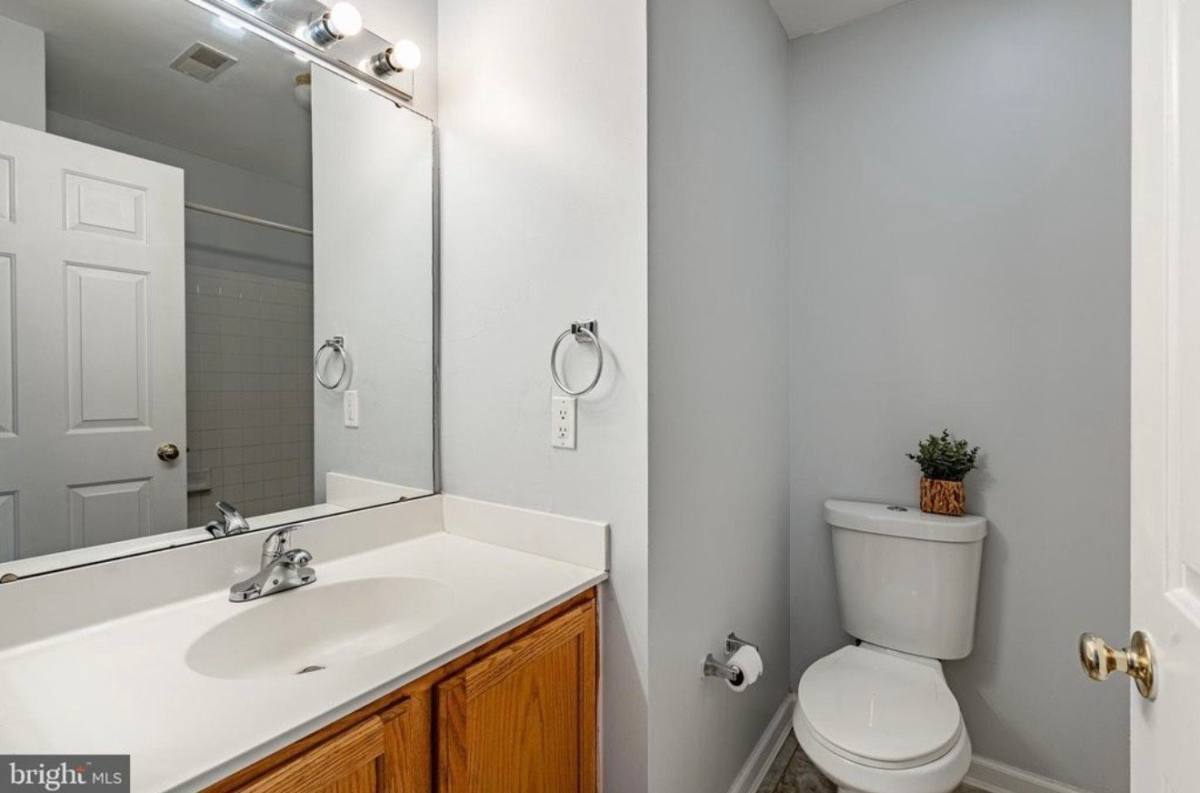 Townhouse for rent at 71 Alexis Dr, Newark, DE 19702