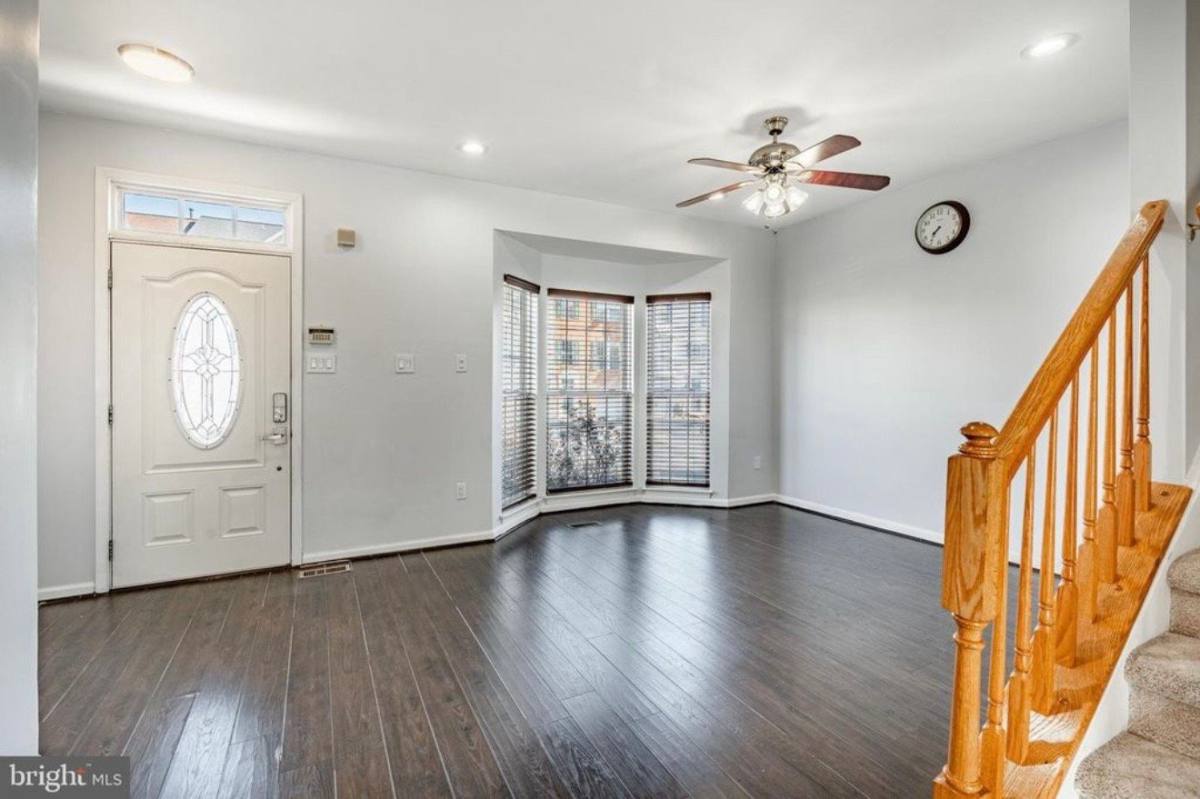 Townhouse for rent at 71 Alexis Dr, Newark, DE 19702