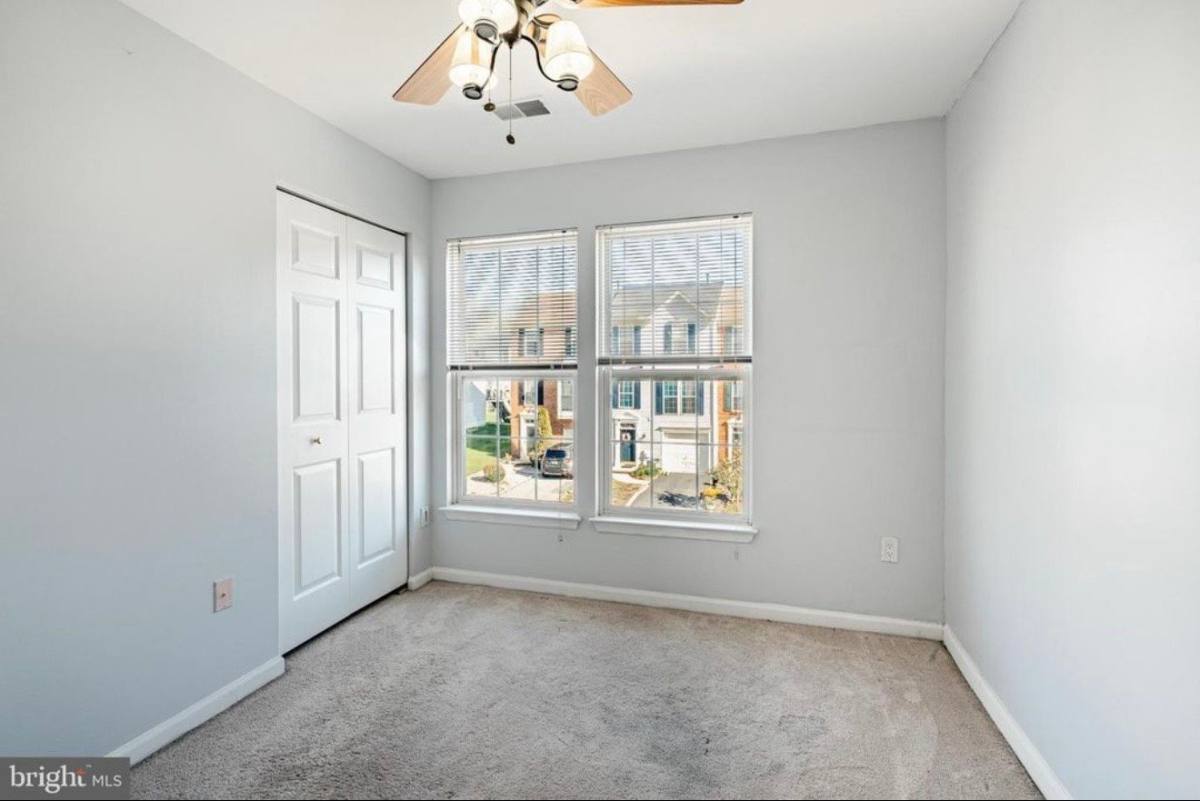 Townhouse for rent at 71 Alexis Dr, Newark, DE 19702