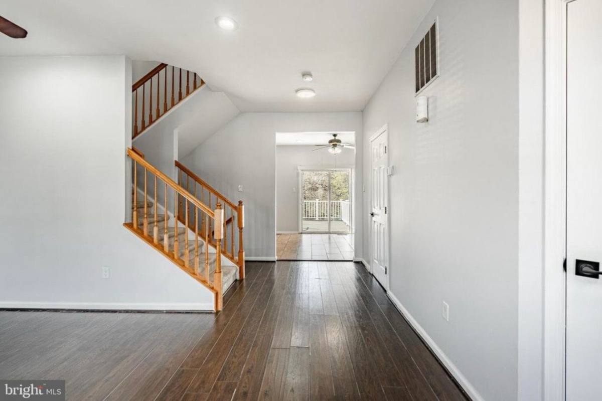 Townhouse for rent at 71 Alexis Dr, Newark, DE 19702