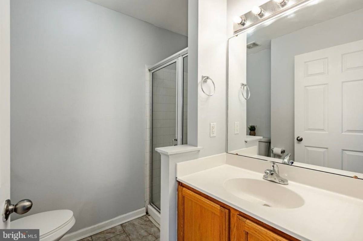 Townhouse for rent at 71 Alexis Dr, Newark, DE 19702