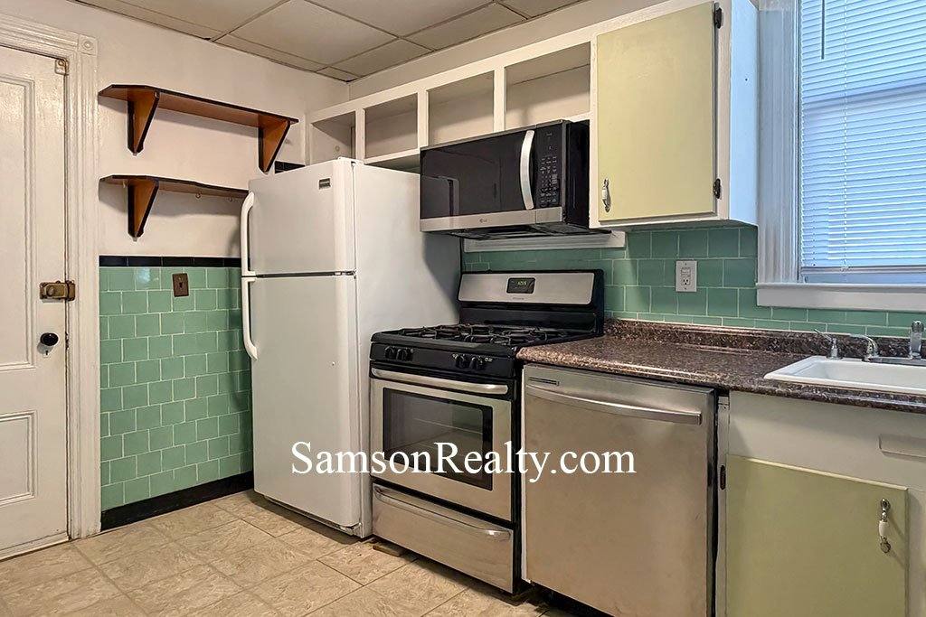 Apartment for rent at 5 Hillside Ave #2, Providence, RI 02906