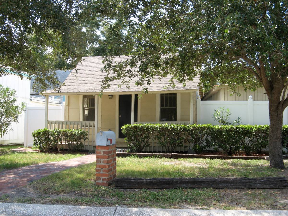 Apartment for rent at 714 Railroad Ave W #1, Dunedin, FL 34698
