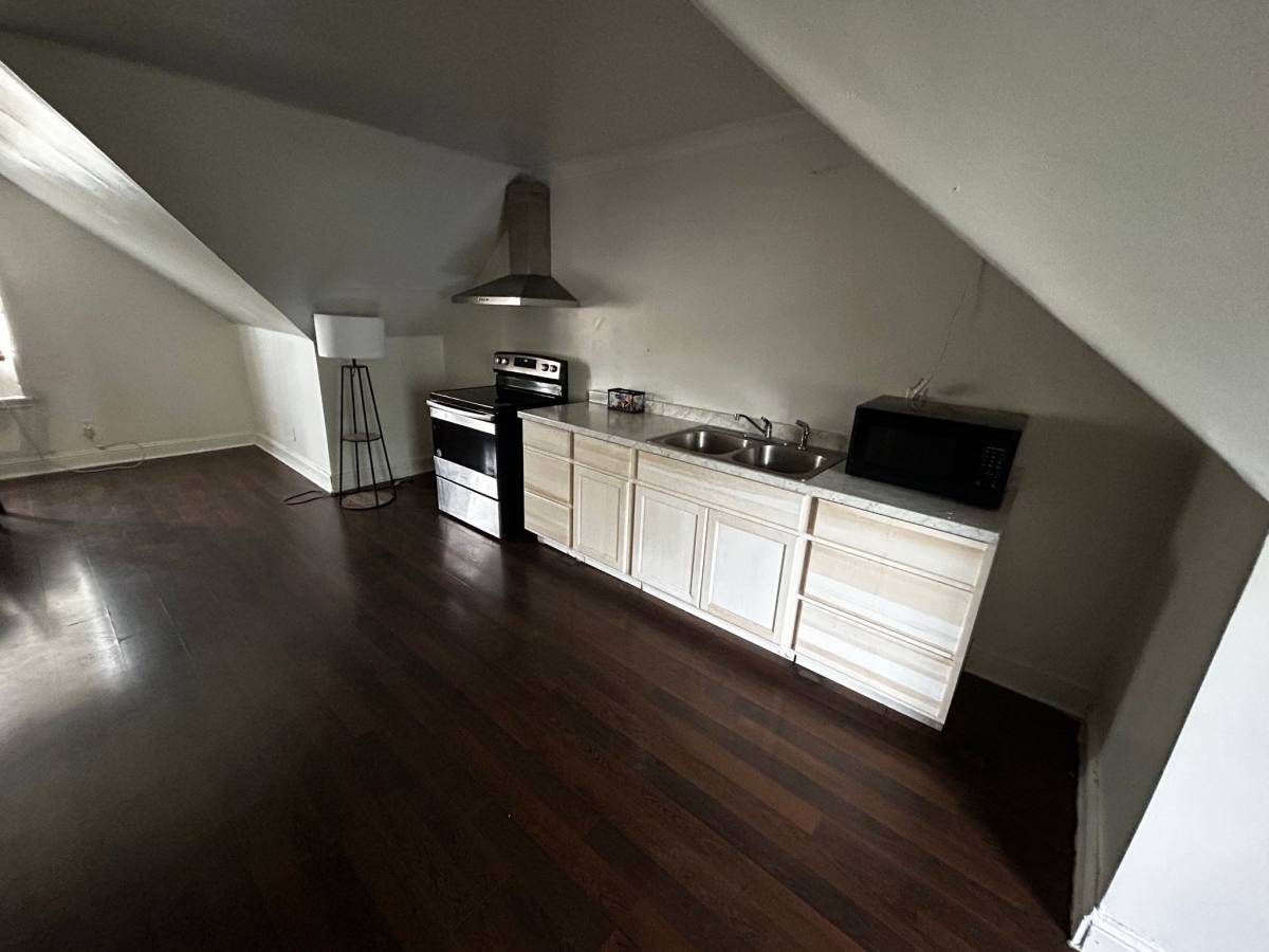 Apartment for rent at 320 W Bolivar St, Vidor, TX 77662
