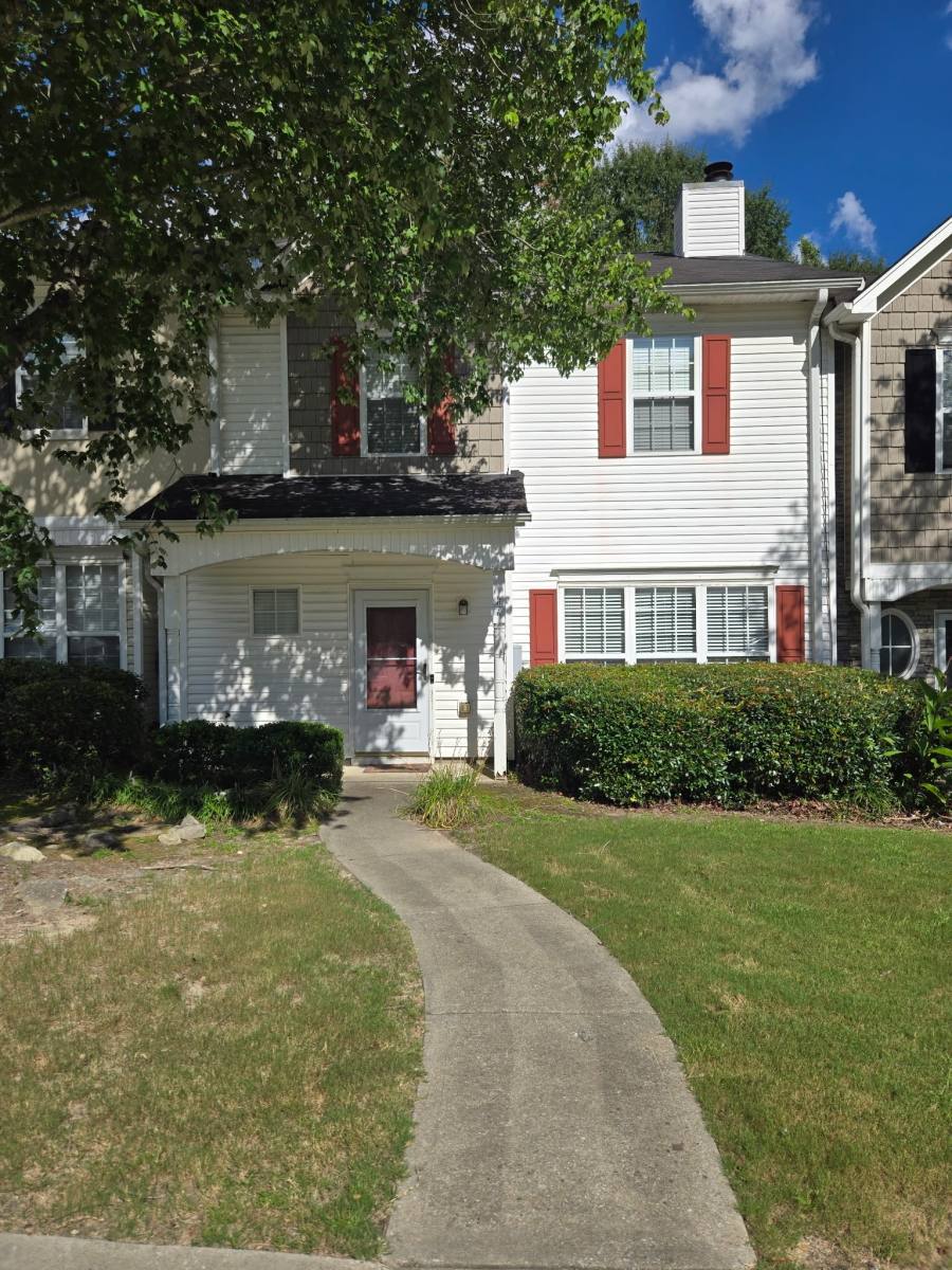 Townhouse for rent at 6076 Camden Forrest Dr, Riverdale, GA 30296