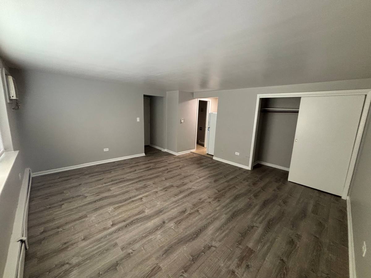Apartment for rent at 2104-2108 S 17th Ave #GE, Broadview, IL 60155