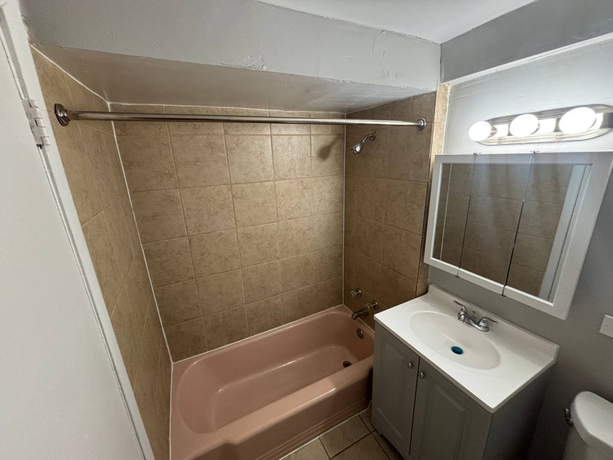 Apartment for rent at 2104-2108 S 17th Ave #GE, Broadview, IL 60155