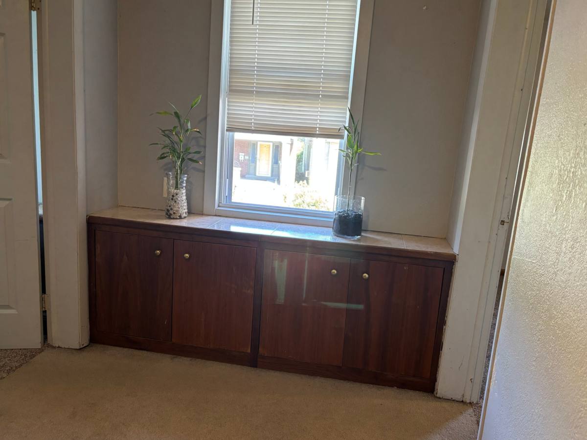 Apartment for rent at 215 5th Ave #2, Carnegie, PA 15106