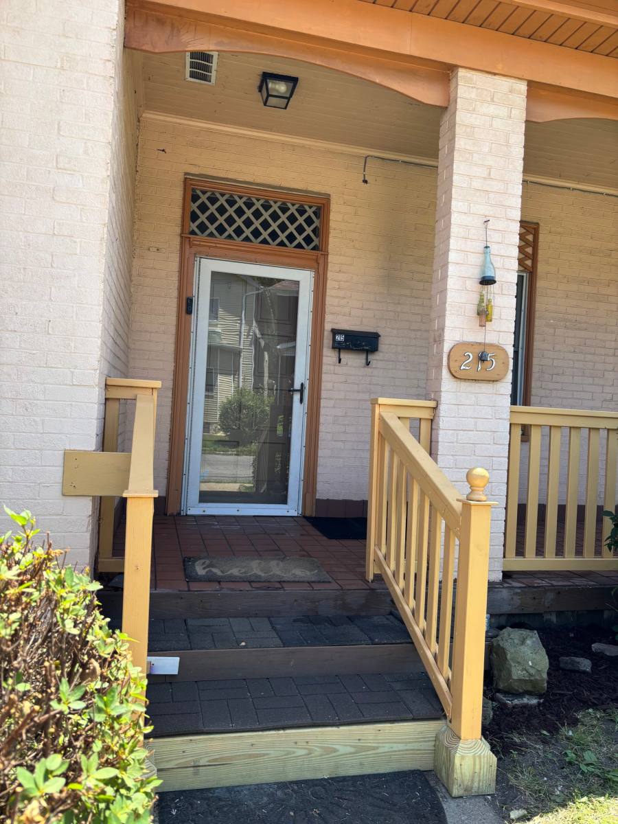 Apartment for rent at 215 5th Ave #2, Carnegie, PA 15106