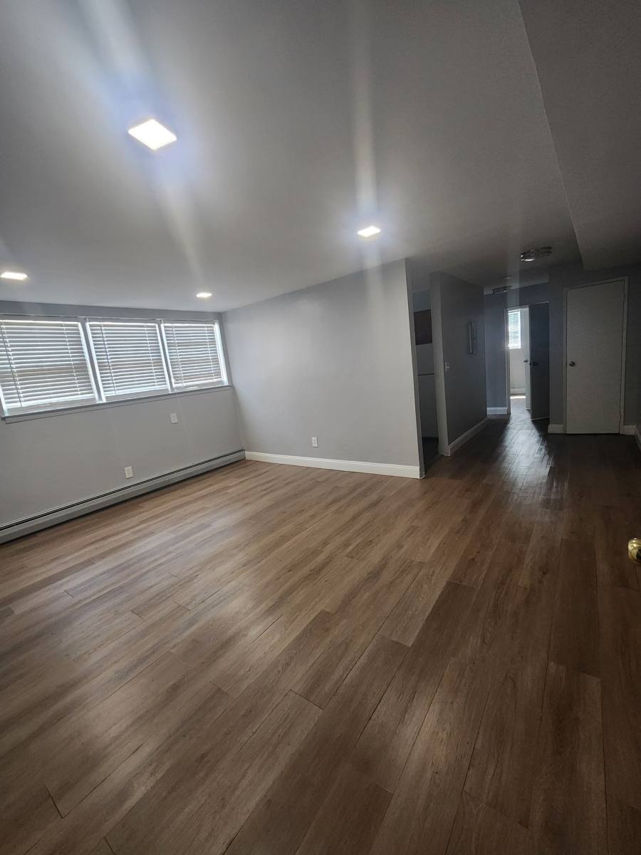 Apartment for rent at 364 Williamson St, Elizabeth, NJ 07202