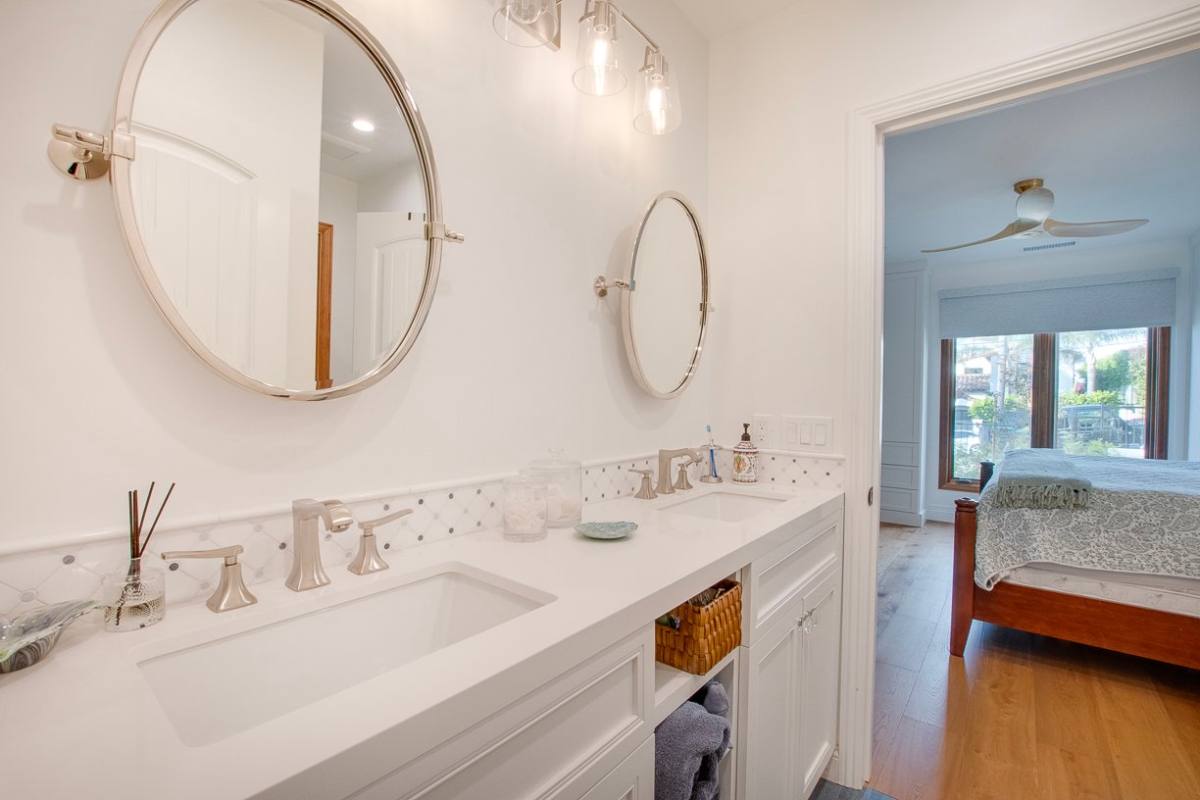 House for rent at 7768 Prospect Place, La Jolla, CA 92037