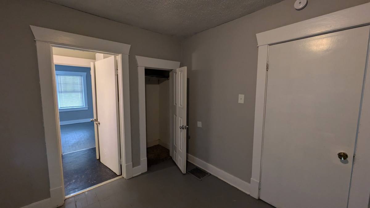 House for rent at 1118 S Pope Ave, Independence, MO 64053