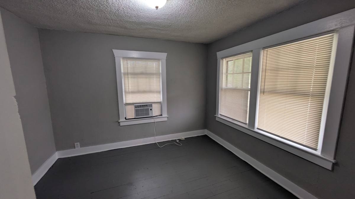 House for rent at 1118 S Pope Ave, Independence, MO 64053