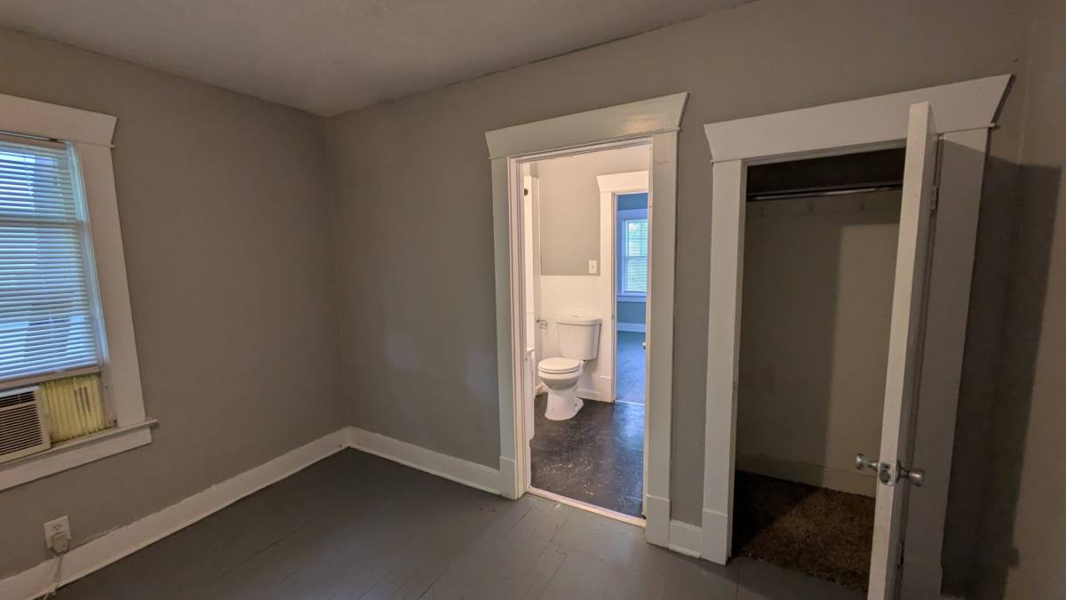 House for rent at 1118 S Pope Ave, Independence, MO 64053