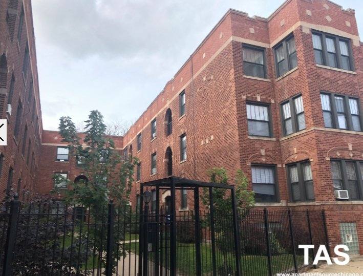 Apartment for rent at 2882 N Clark St #3, Chicago, IL 60657