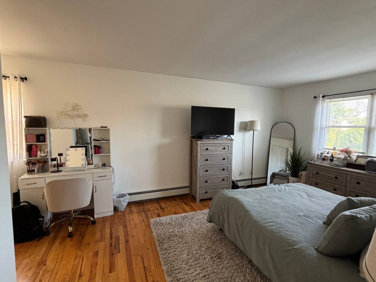 Apartment for rent at 9 Kearney Ave #2 Nd, Bethpage, NY 11714