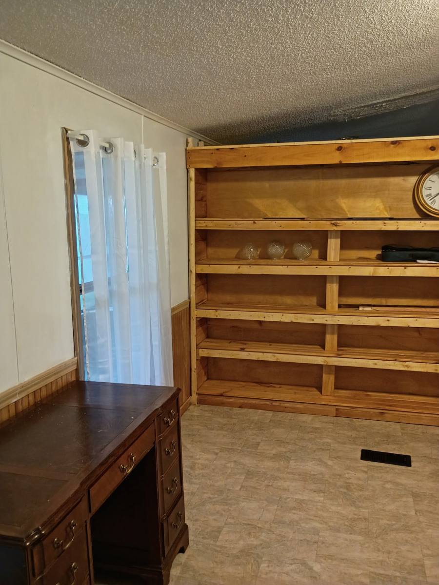 House for rent at 383 Jackson Loop Rd, Flat Rock, NC 28731