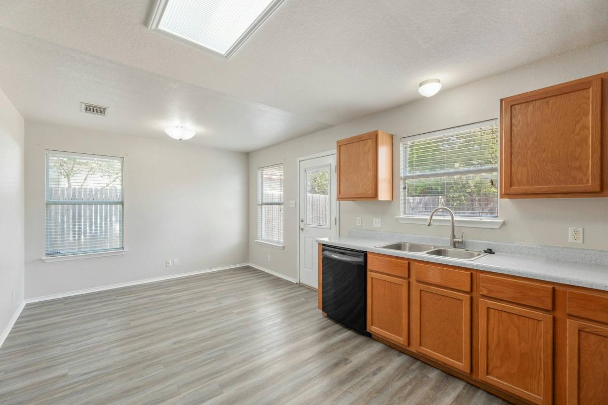 House for rent at 113 Matthew Dr, Hutto, TX 78634
