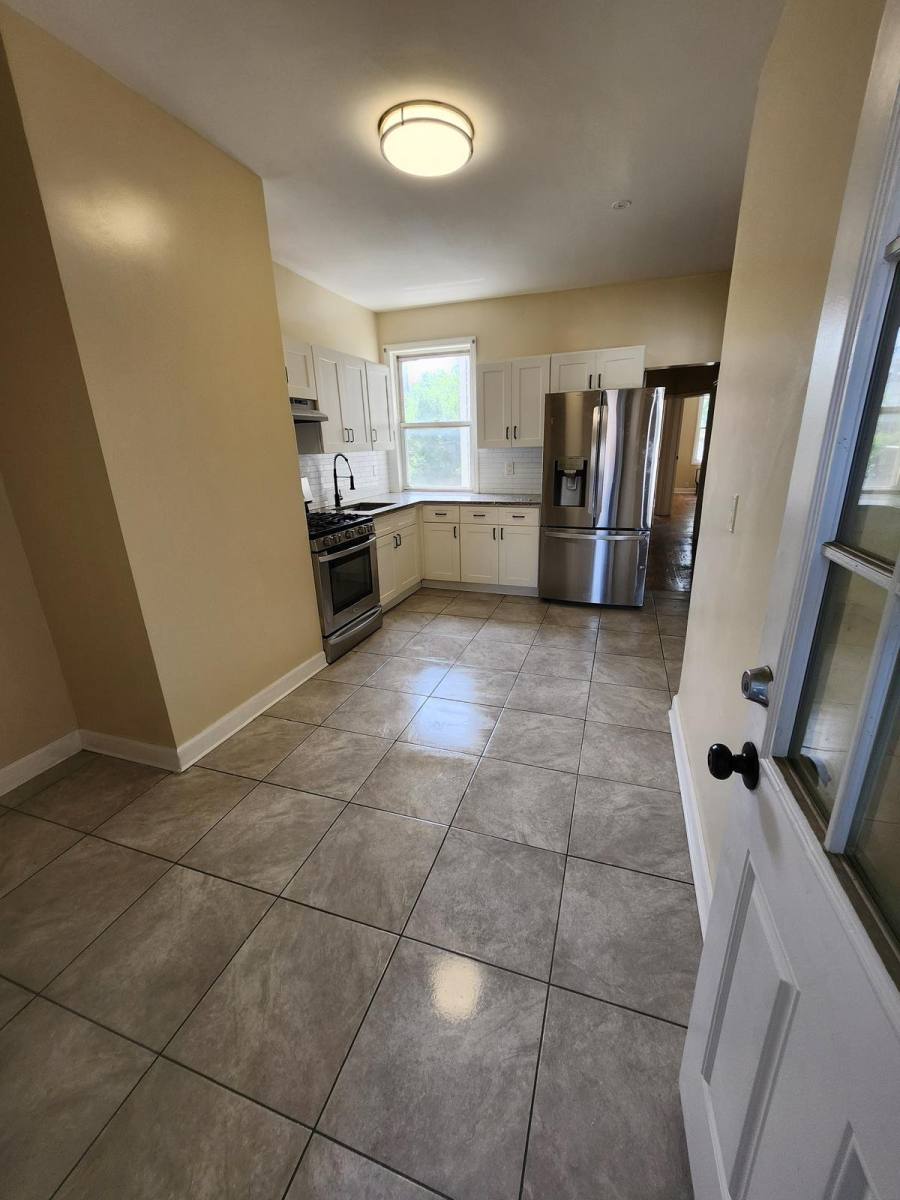 Apartment for rent at 679 E 241st #2, Bronx, NY 10470