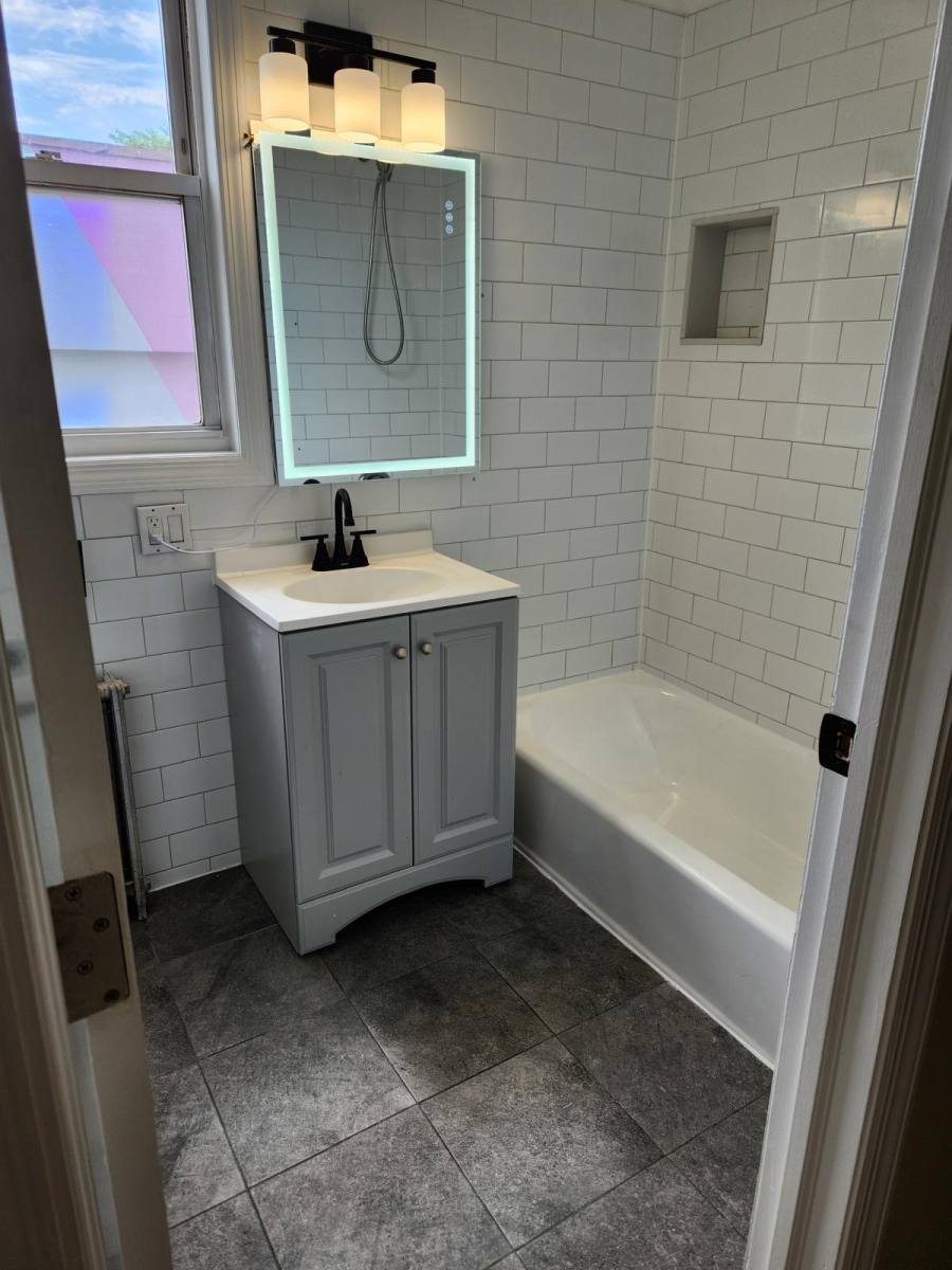 Apartment for rent at 679 E 241st #2, Bronx, NY 10470