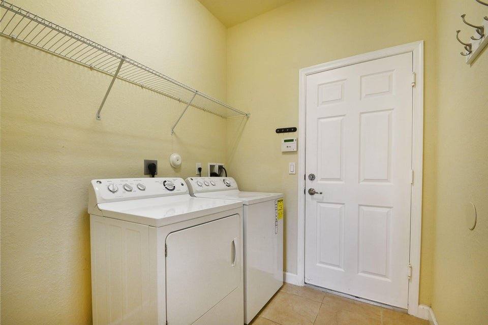 House for rent at 10385 Wellington Parc Dr, Lake Worth, FL 33449