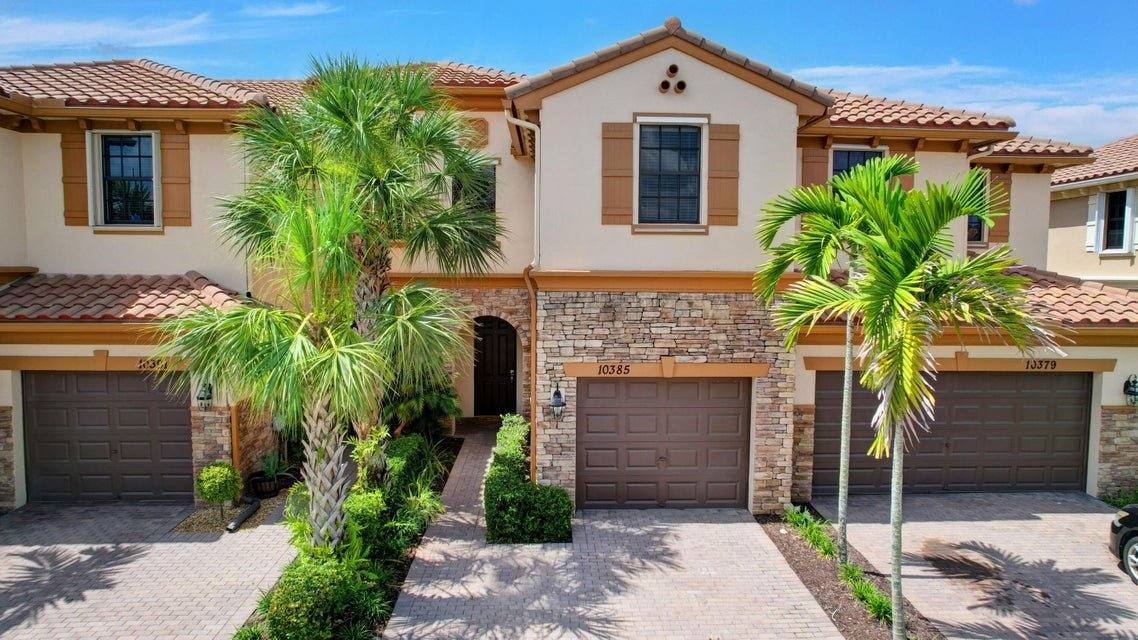 House for rent at 10385 Wellington Parc Dr, Lake Worth, FL 33449