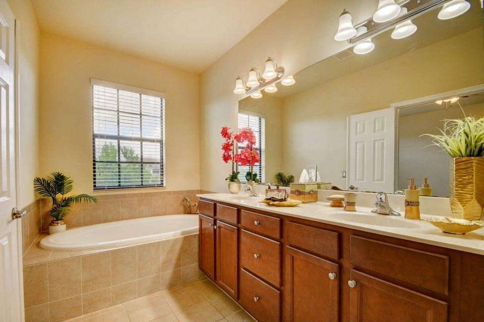 House for rent at 10385 Wellington Parc Dr, Lake Worth, FL 33449