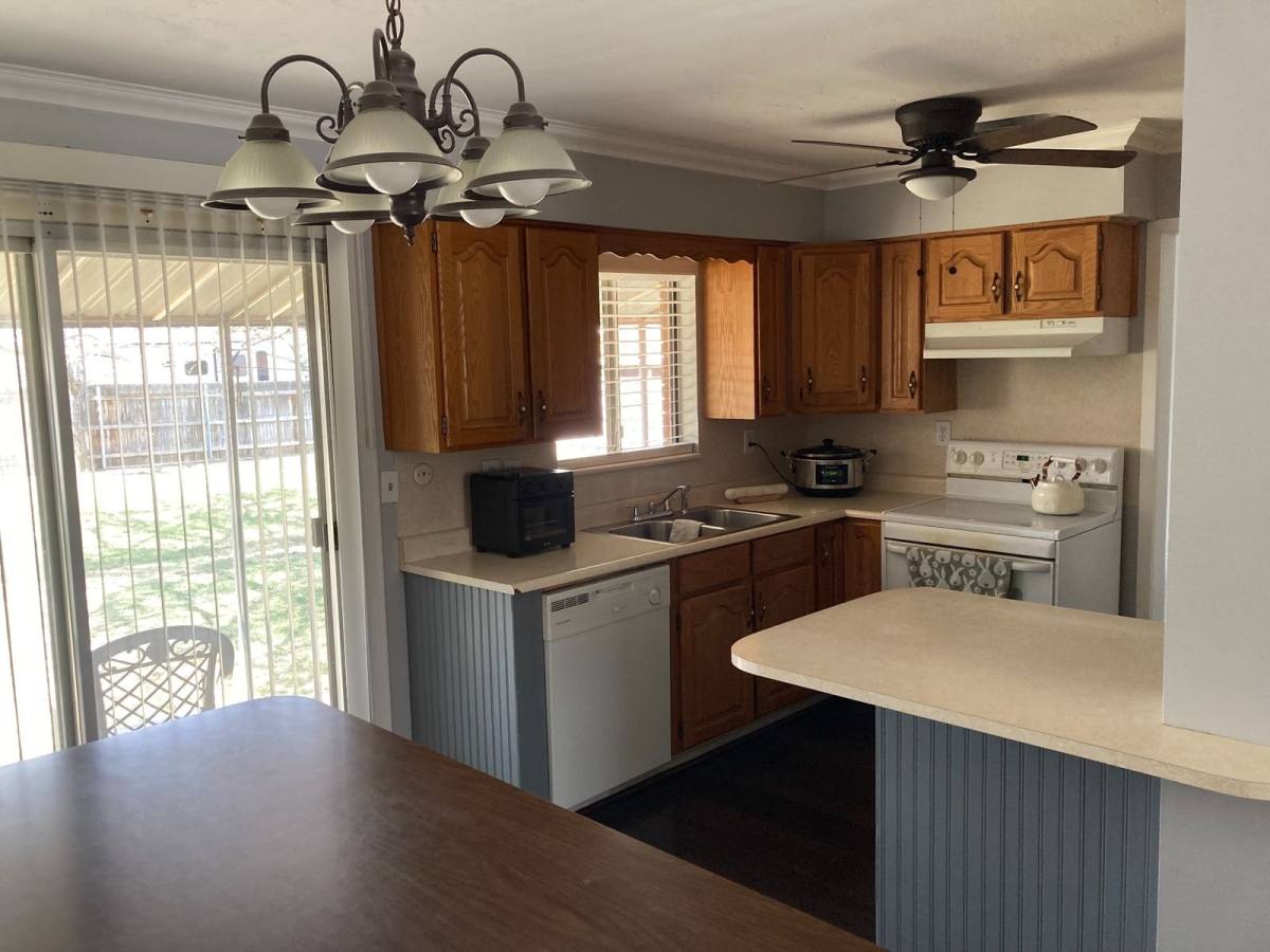 House for rent at 7168 S 1700 E, Salt Lake City, UT 84121