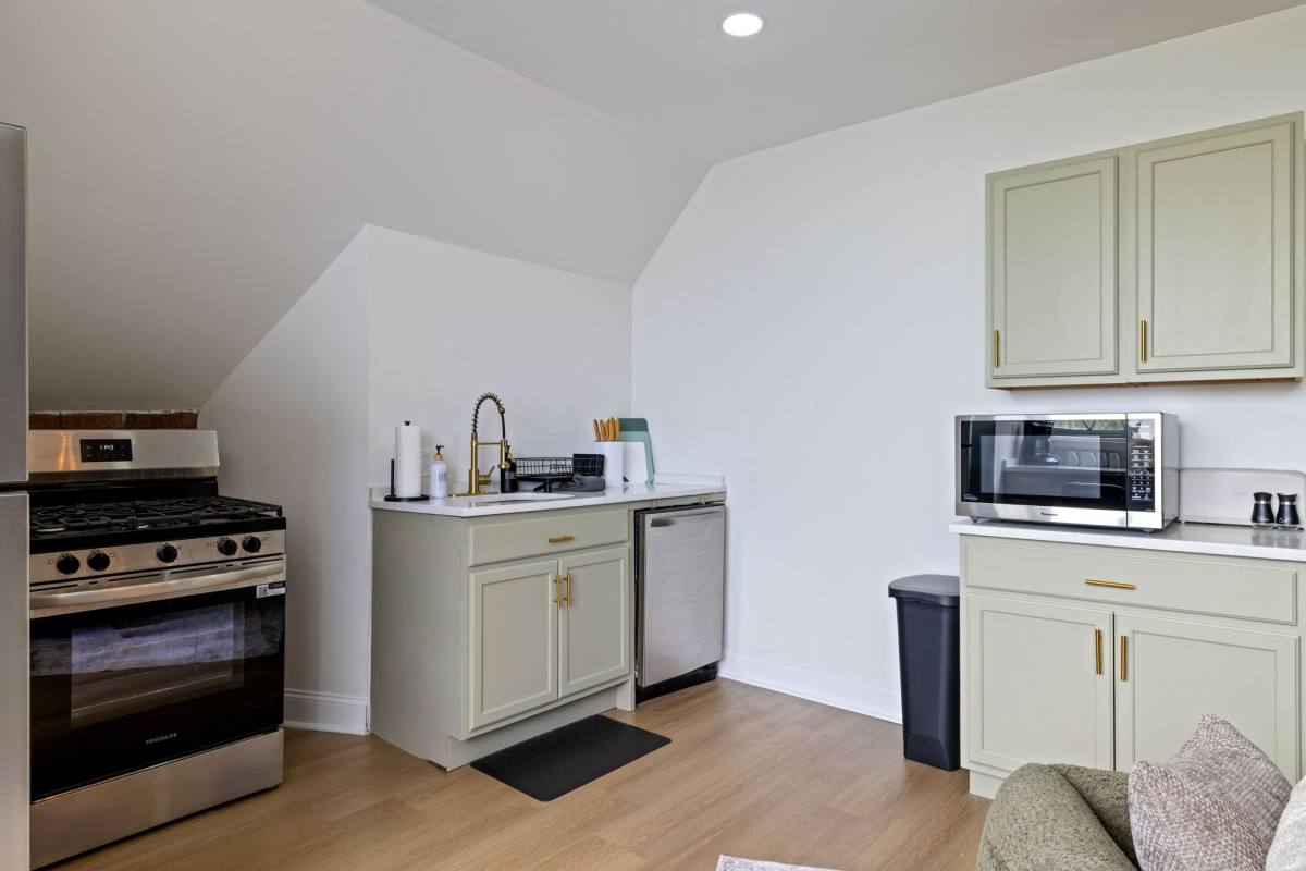 Apartment for rent at 845 Chislett St #3, Pittsburgh, PA 15206