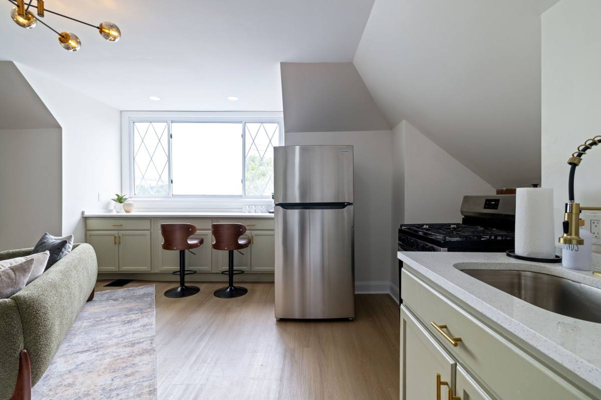 Apartment for rent at 845 Chislett St #3, Pittsburgh, PA 15206