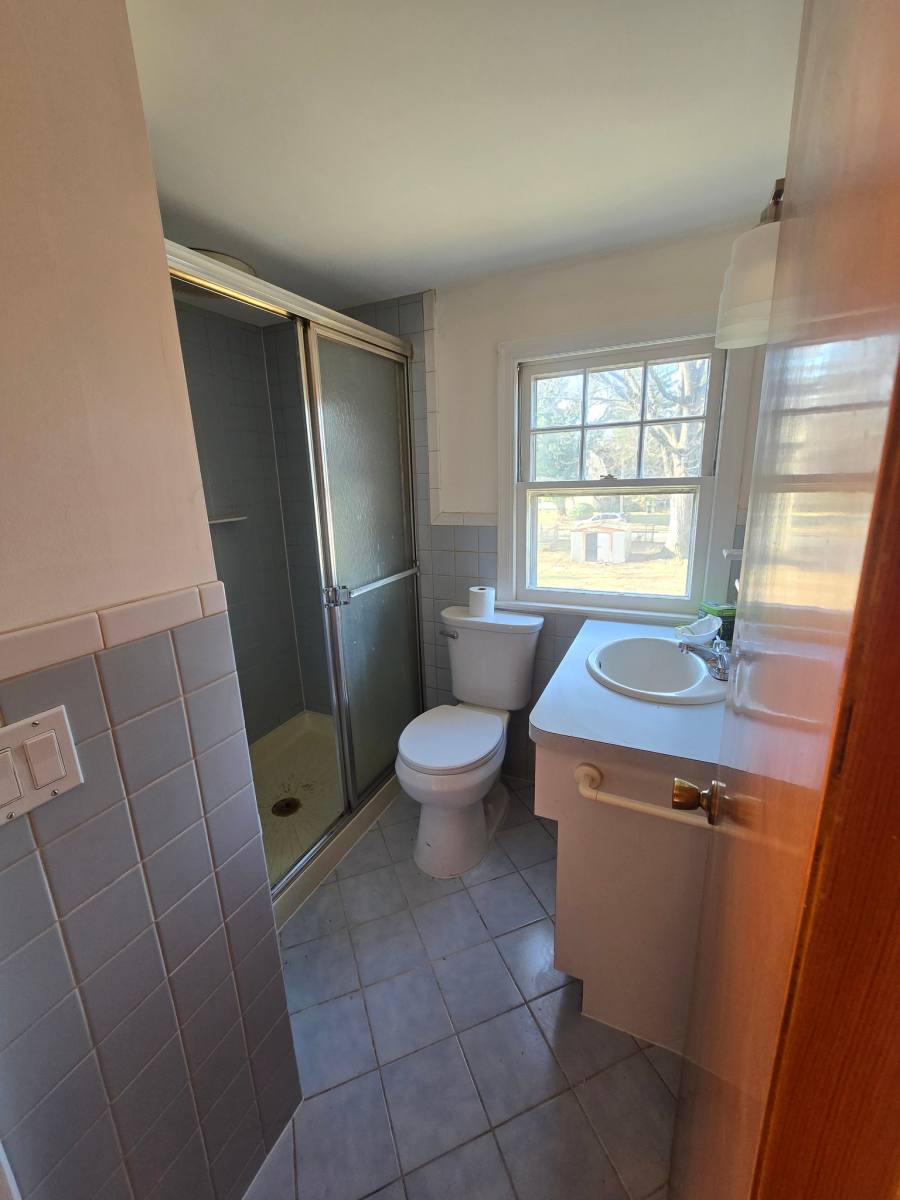 House for rent at 1712 Kenyon Ave, South Plainfield, NJ 07080