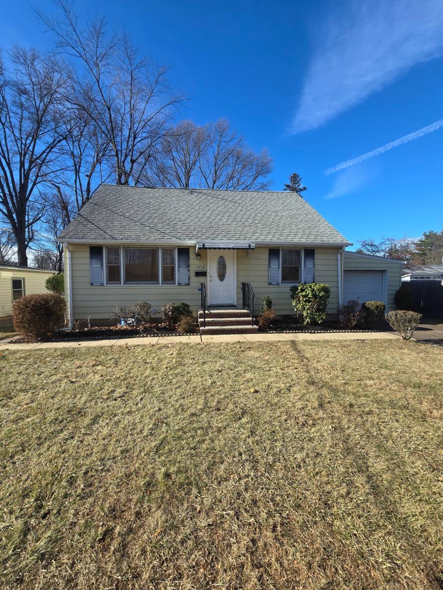 House for rent at 1712 Kenyon Ave, South Plainfield, NJ 07080