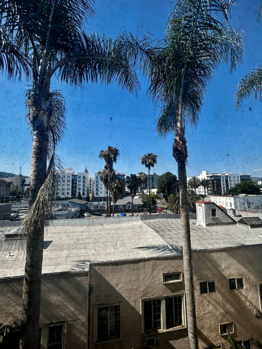 Apartment for rent at 1523 McCadden #405E, Altadena, CA 91001
