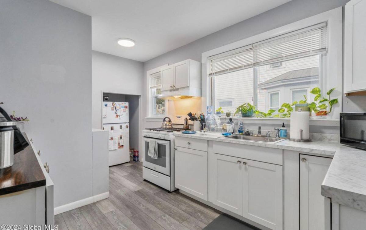 Apartment for rent at 115 Woodlawn Ave #1, Albany, NY 12208