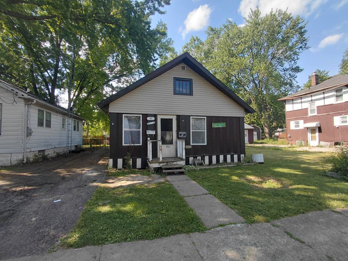 House for rent at 1101 Alvord Ave, Flint, MI 48507