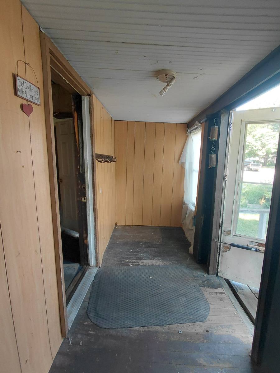 House for rent at 1101 Alvord Ave, Flint, MI 48507