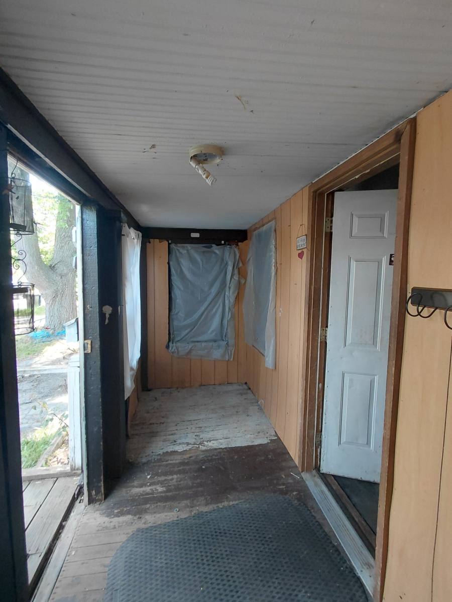 House for rent at 1101 Alvord Ave, Flint, MI 48507