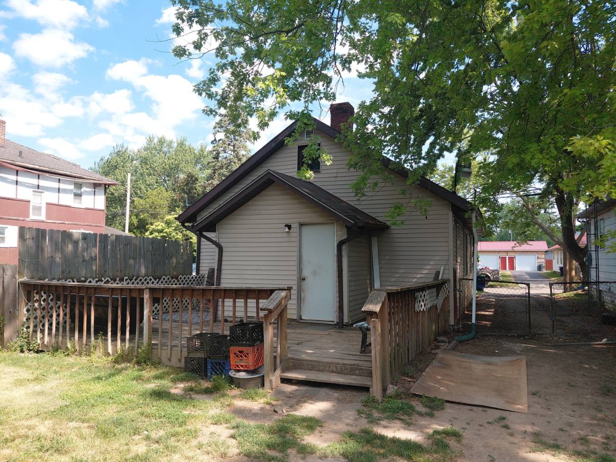 House for rent at 1101 Alvord Ave, Flint, MI 48507
