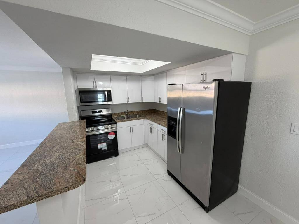 Condo for rent at 5150 W 12th Ave #206, Hialeah, FL 33012
