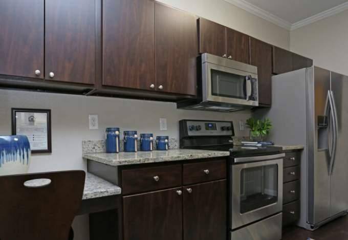 Apartment for rent at 7575 Gosling Rd, Spring, TX 77382